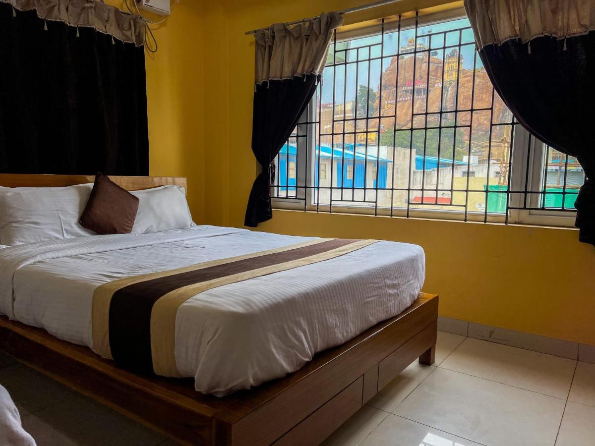 Le Hotel Host Tiruchirappalli 外观 照片