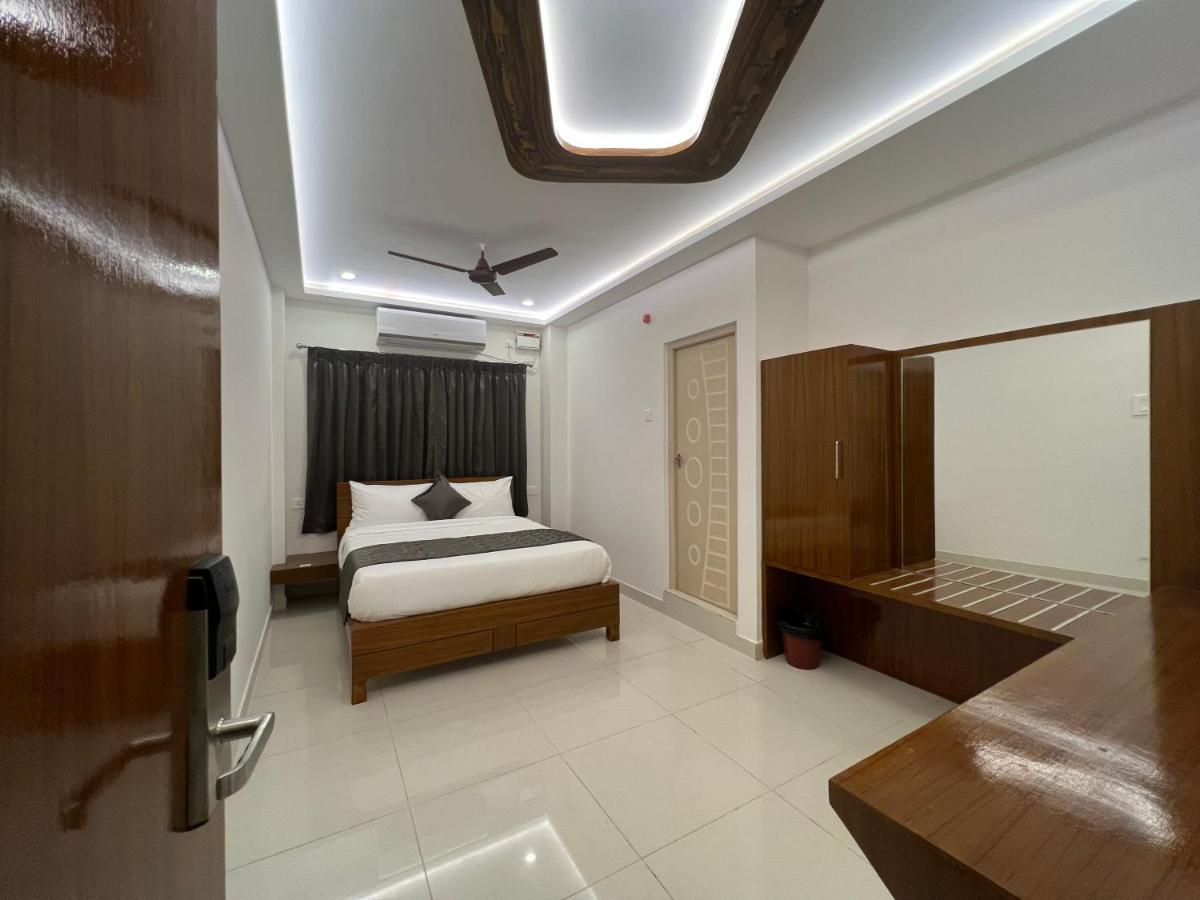 Le Hotel Host Tiruchirappalli 外观 照片