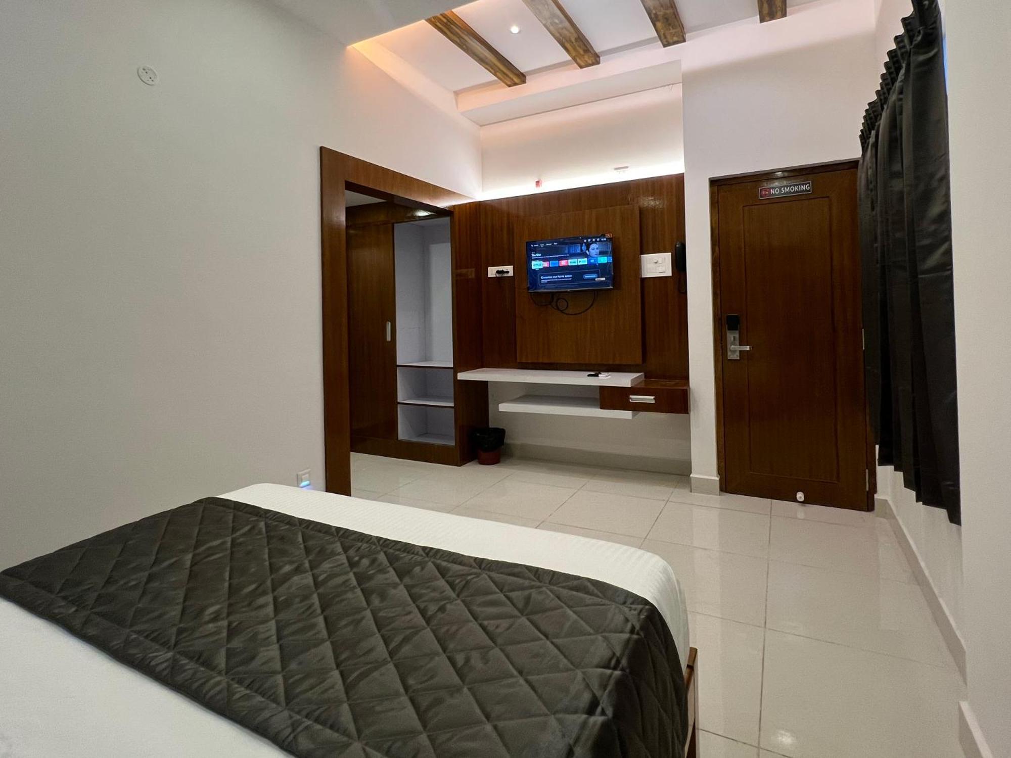 Le Hotel Host Tiruchirappalli 外观 照片